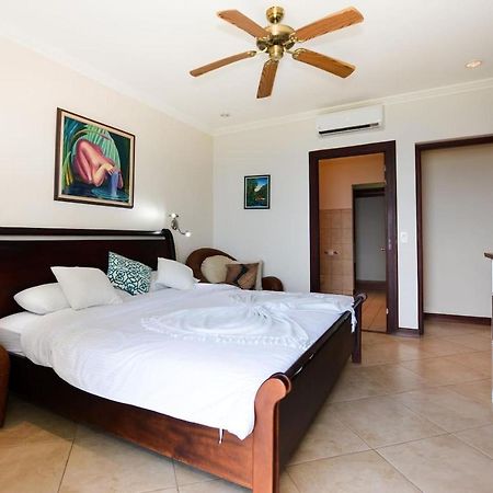 Exquisitely Decorated 5Th-Floor Aerie With Views Of Two Bays In Flamingo Villa Playa Flamingo Eksteriør billede