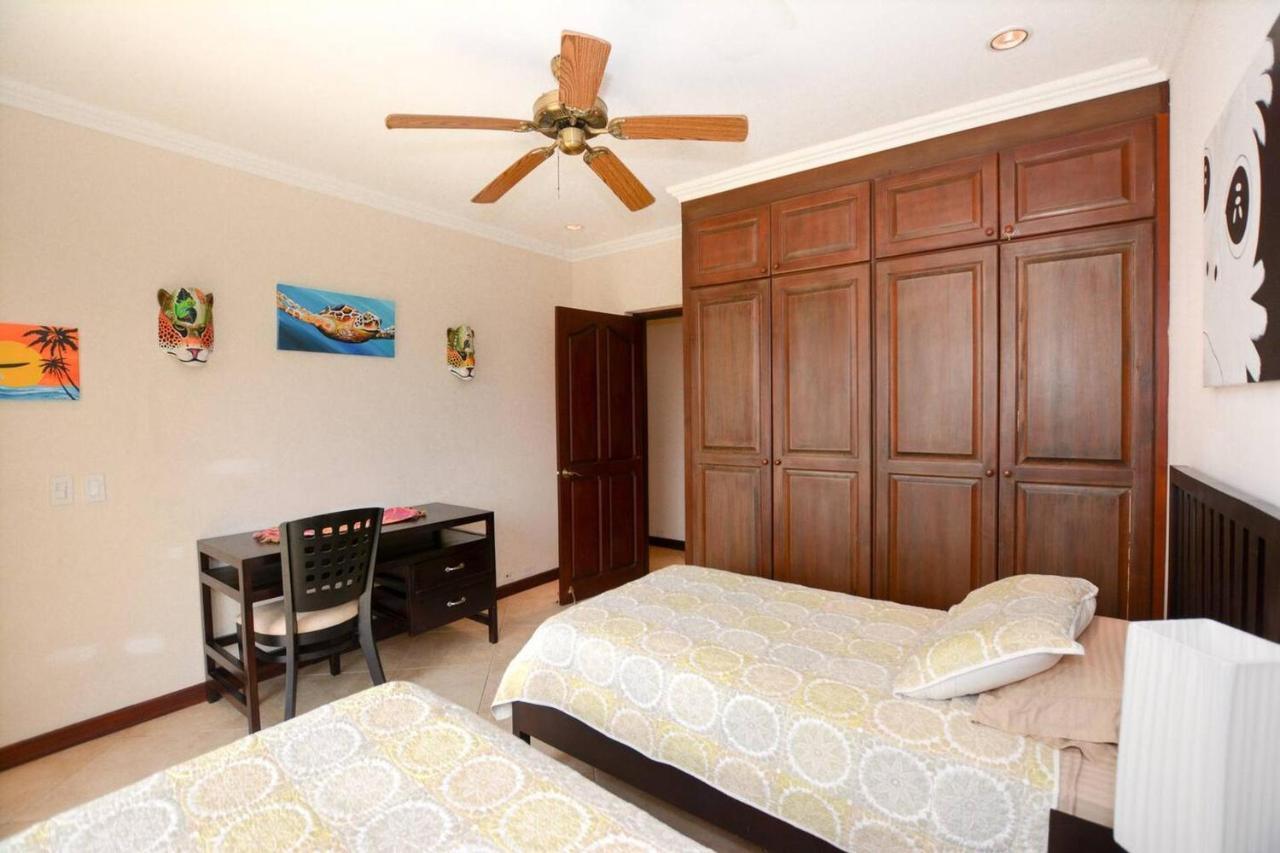Exquisitely Decorated 5Th-Floor Aerie With Views Of Two Bays In Flamingo Villa Playa Flamingo Eksteriør billede