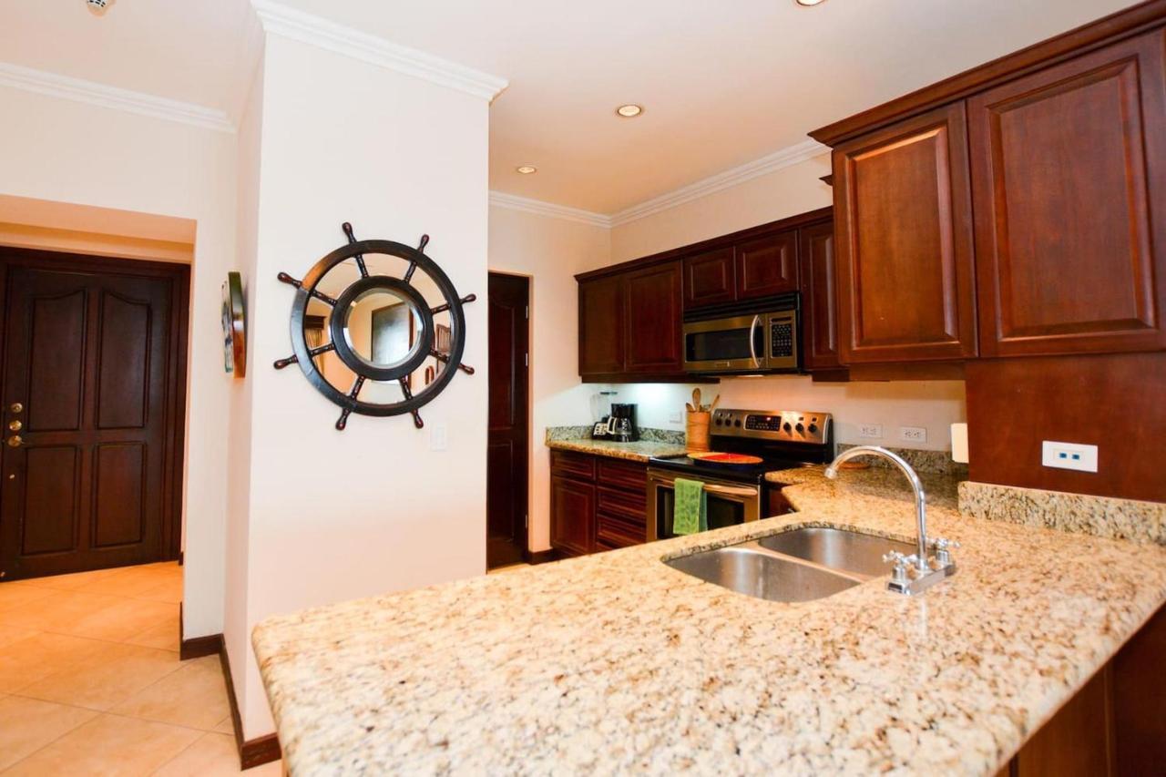 Exquisitely Decorated 5Th-Floor Aerie With Views Of Two Bays In Flamingo Villa Playa Flamingo Eksteriør billede