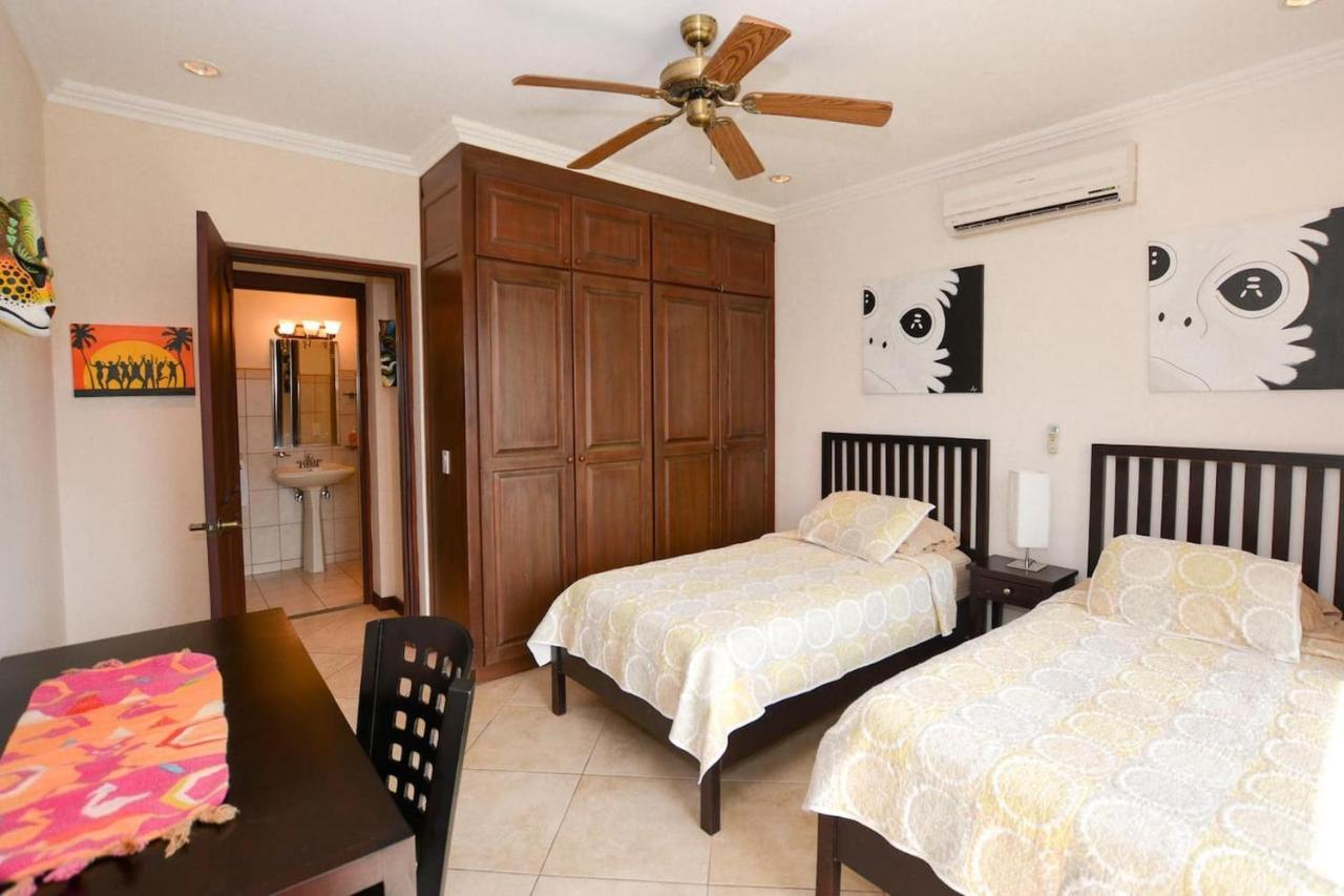 Exquisitely Decorated 5Th-Floor Aerie With Views Of Two Bays In Flamingo Villa Playa Flamingo Eksteriør billede